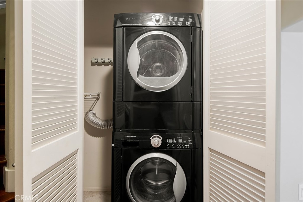 200 Pacific Coast Highway 111