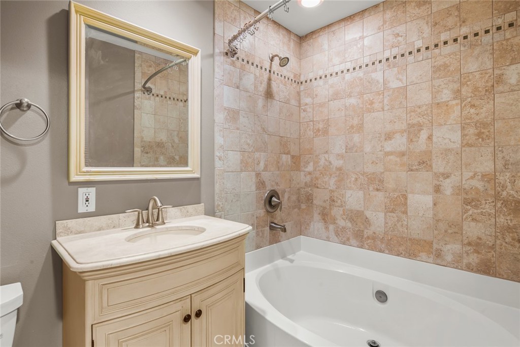 200 Pacific Coast Highway 111