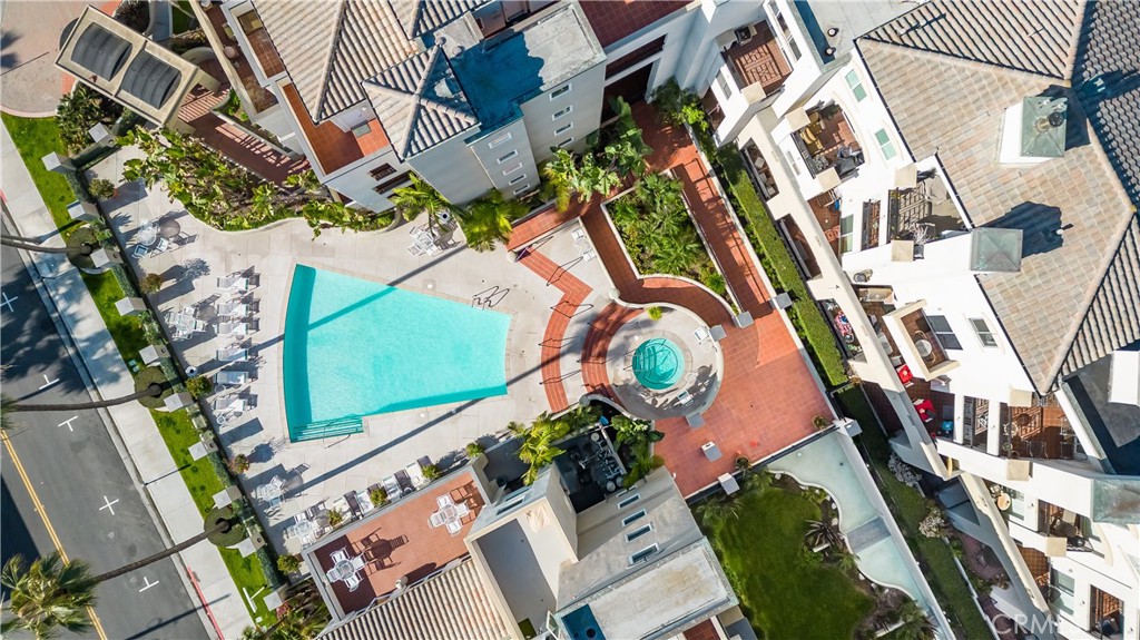 200 Pacific Coast Highway 111