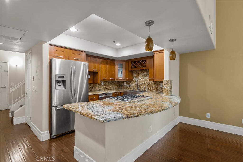 200 Pacific Coast Highway 111