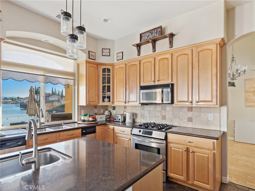 17845 Lakeview Drive