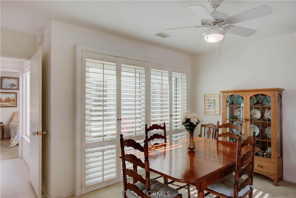 2212 Via Mariposa E B