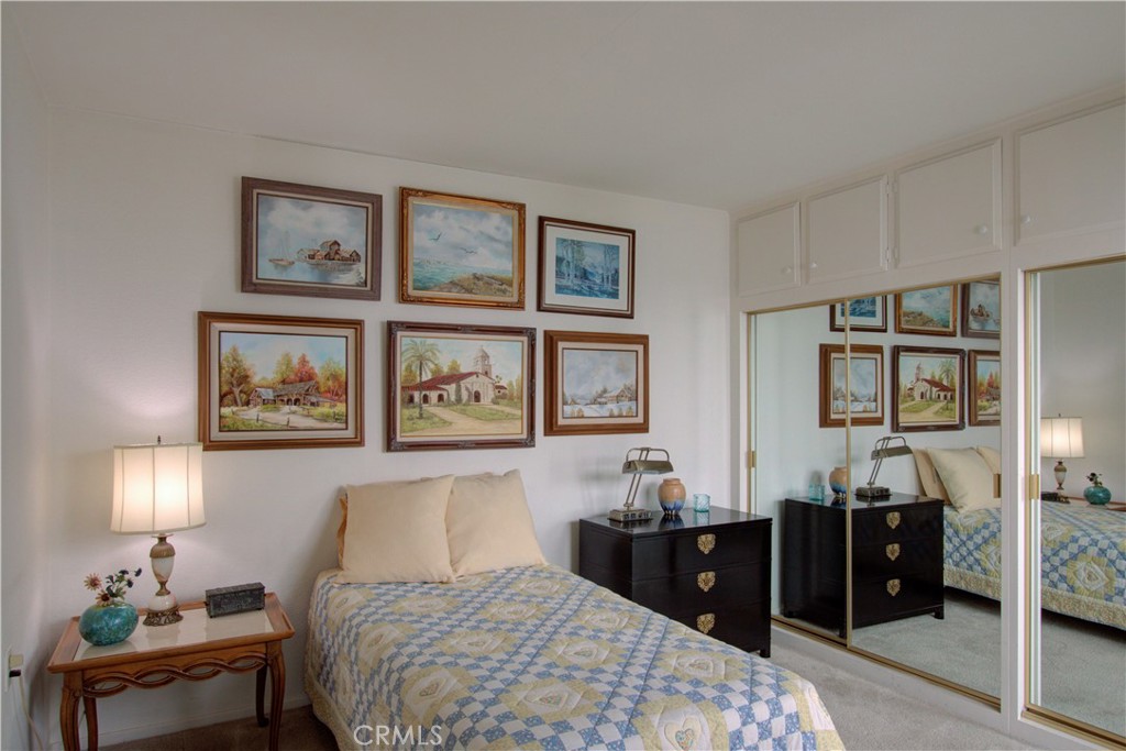 2212 Via Mariposa E B