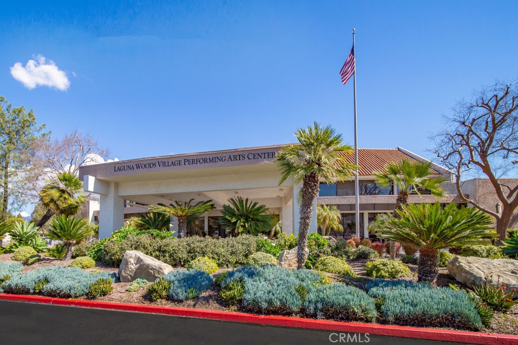 2212 Via Mariposa E B