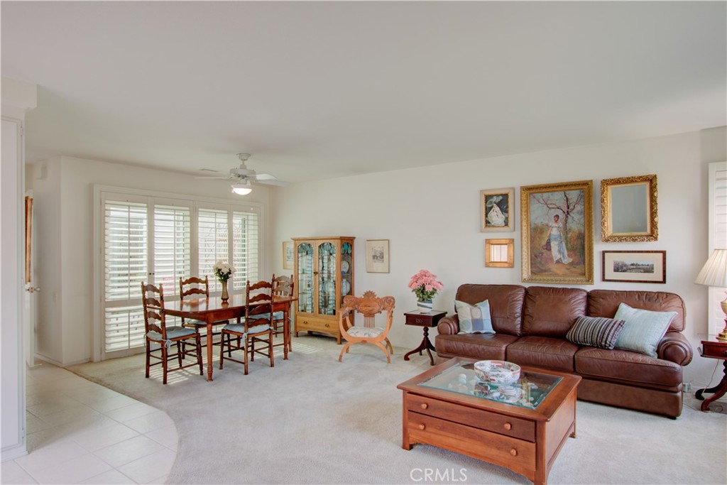 2212 Via Mariposa E B