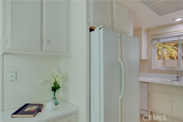 2212 Via Mariposa Unit: B