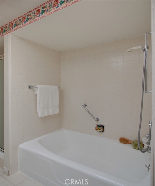 2212 Via Mariposa Unit: B