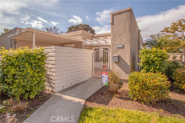 2212 Via Mariposa Unit: B