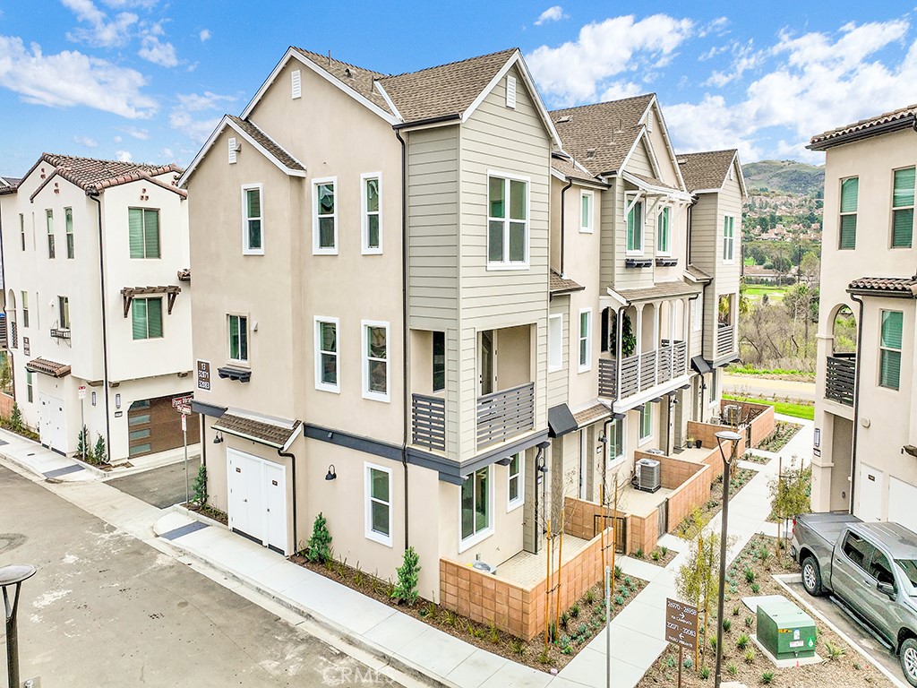 32071 Paseo Vibrante