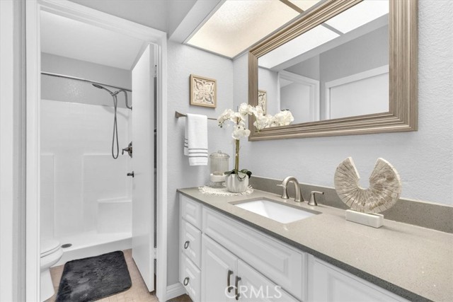 15 Pineoak Unit: 100