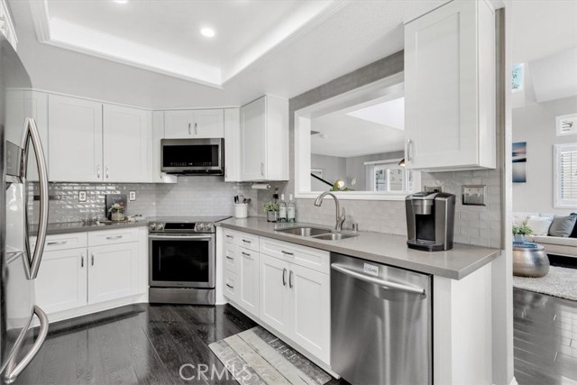 15 Pineoak Unit: 100