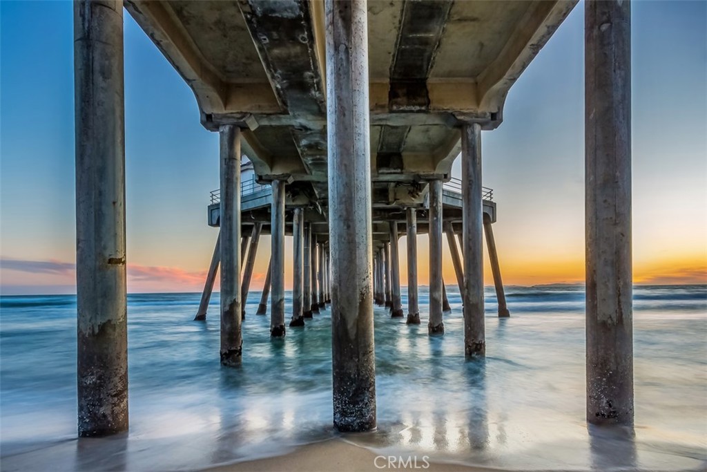 200 Pacific Coast Highway 211