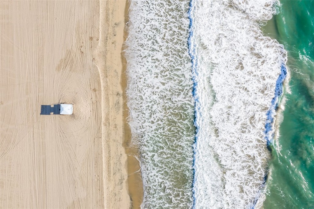 200 Pacific Coast Highway 211