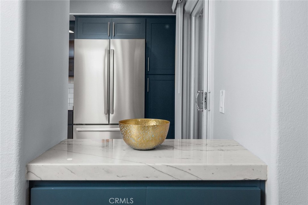 200 Pacific Coast Highway 211