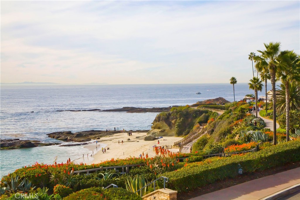 558 Avenida Sevilla C