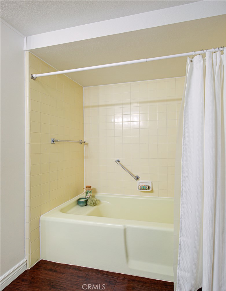 558 Avenida Sevilla C