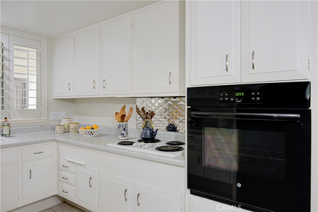 558 Avenida Sevilla C