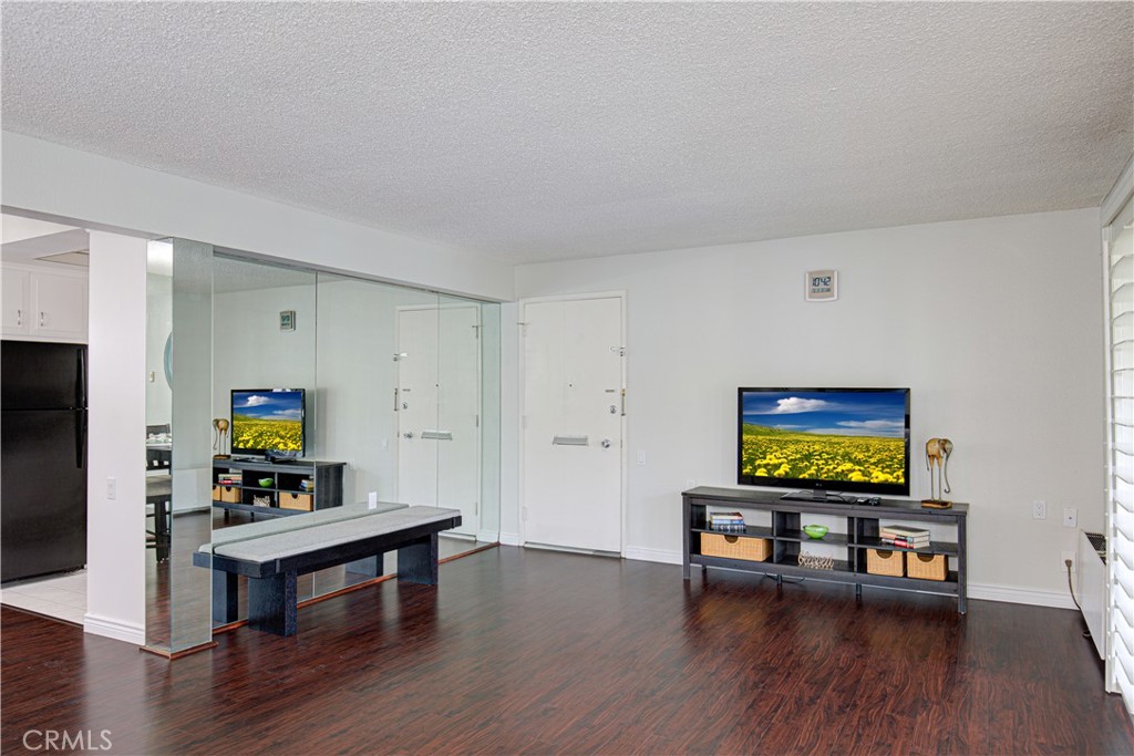 558 Avenida Sevilla C