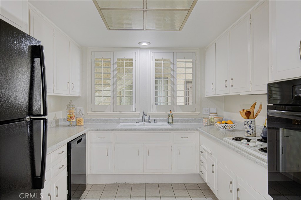 558 Avenida Sevilla C