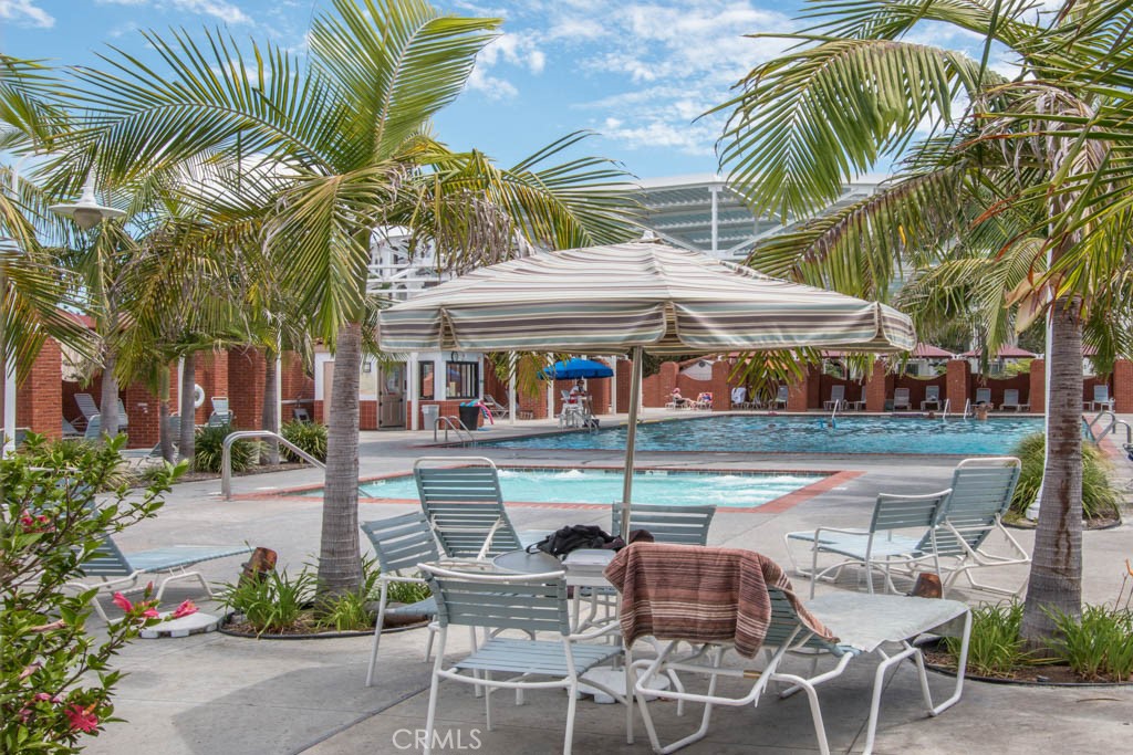 558 Avenida Sevilla C