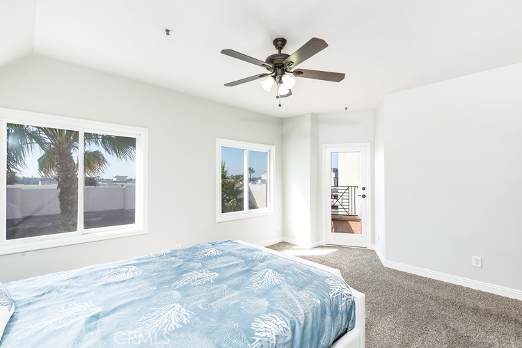 200 Pacific Coast Highway 422