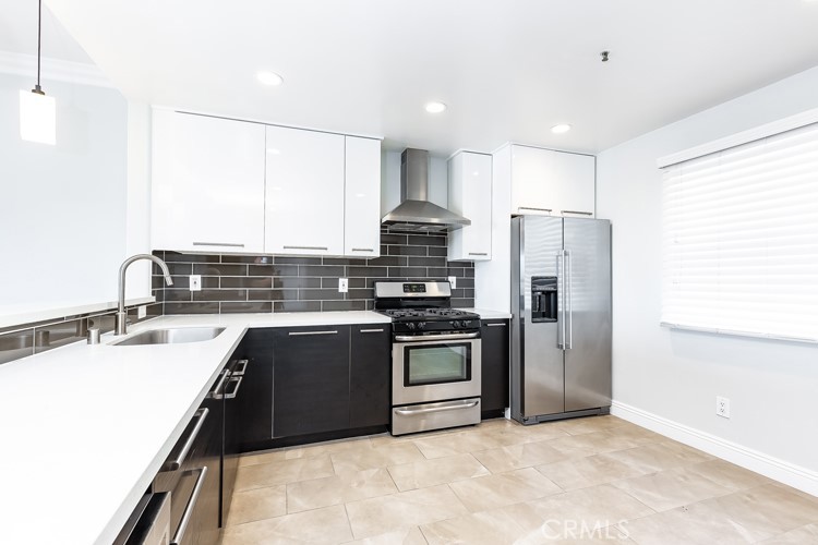 200 Pacific Coast Highway 422