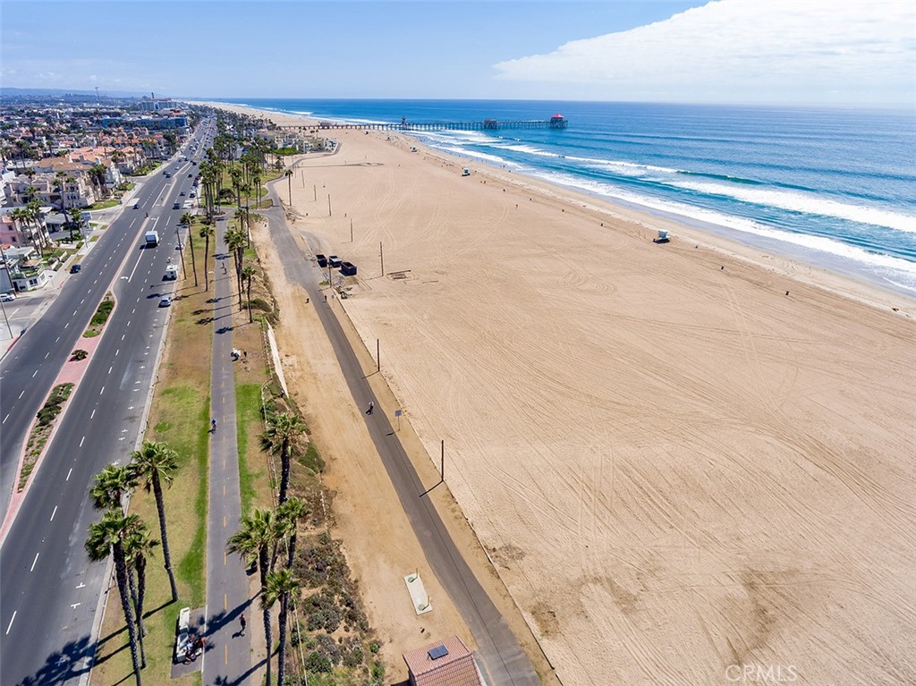 200 Pacific Coast Highway 422