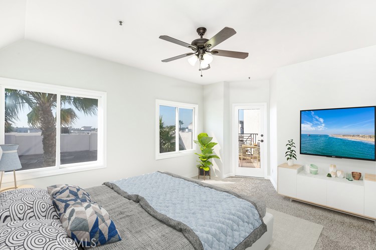 200 Pacific Coast Highway 422