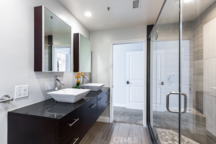 200 Pacific Coast Highway 422