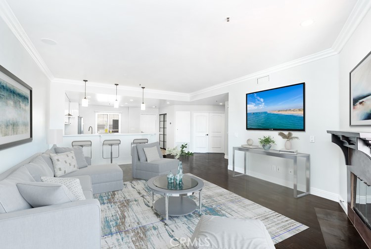 200 Pacific Coast Highway 422