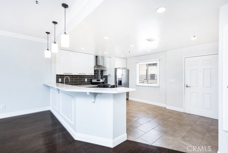 200 Pacific Coast Highway 422