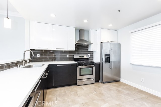 200 Pacific Coast HWY Unit: 422