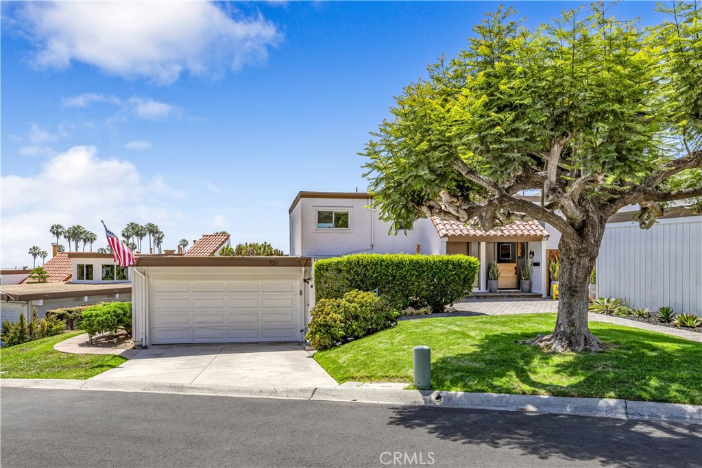 721 Calle Los Olivos