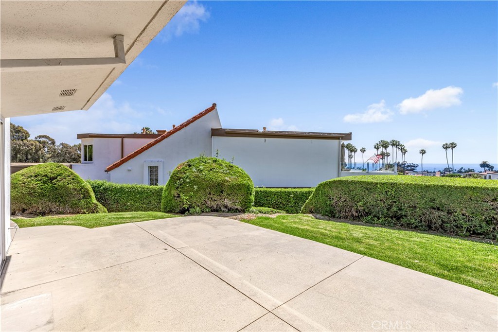 721 Calle Los Olivos