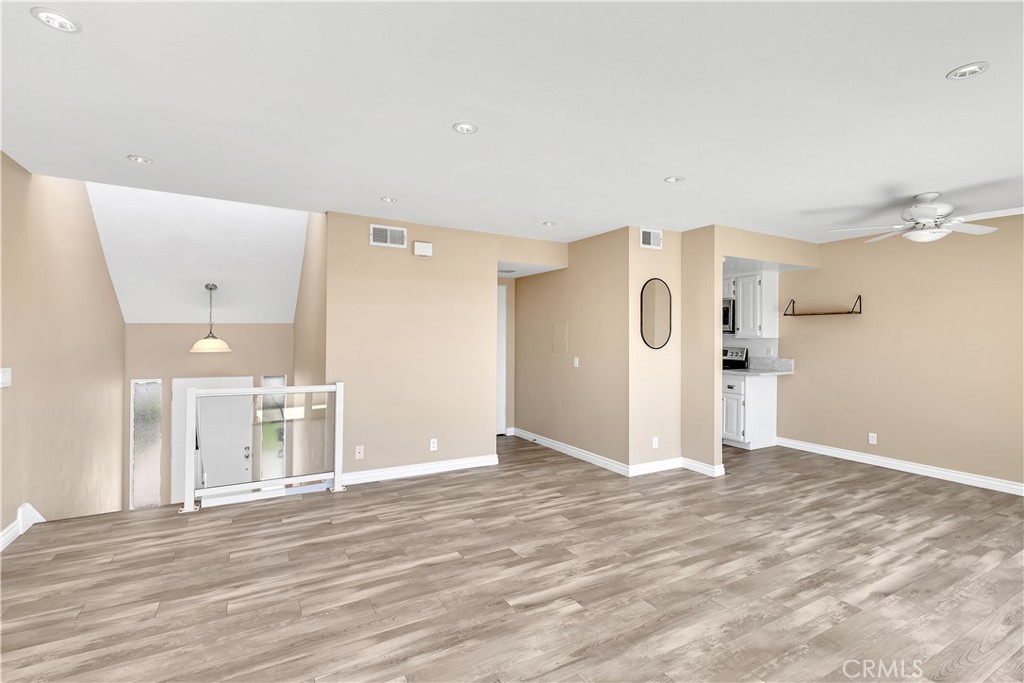 721 Calle Los Olivos