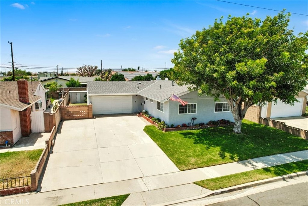 10041 Barbara Circle