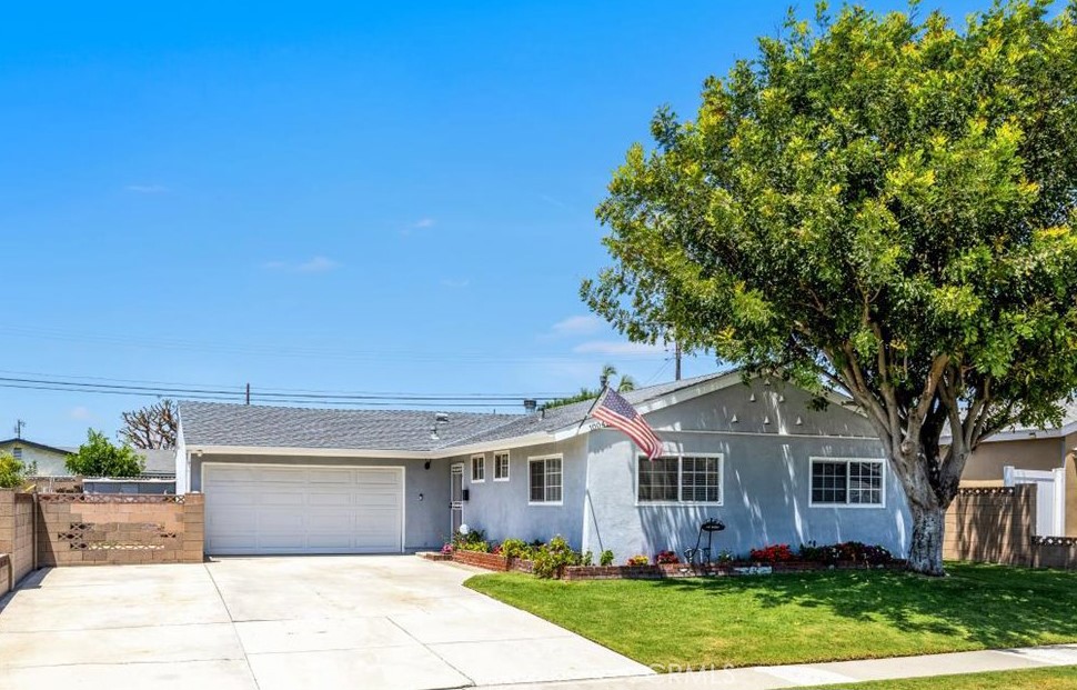 10041 Barbara Circle