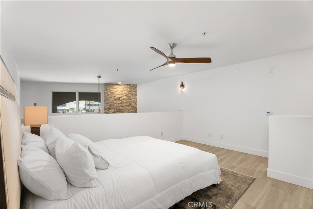 200 Pacific Coast Highway 106