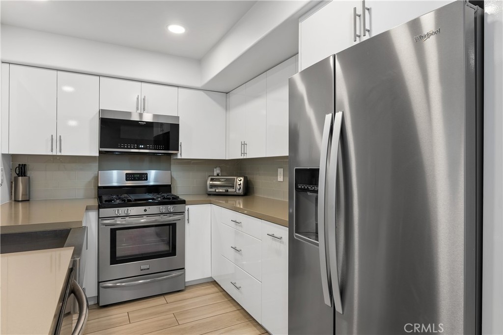 200 Pacific Coast Highway 106