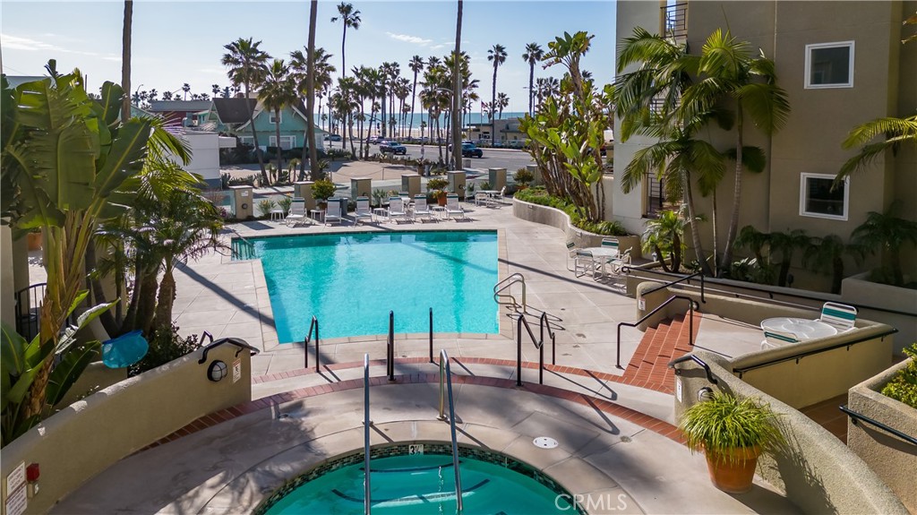 200 Pacific Coast Highway 106