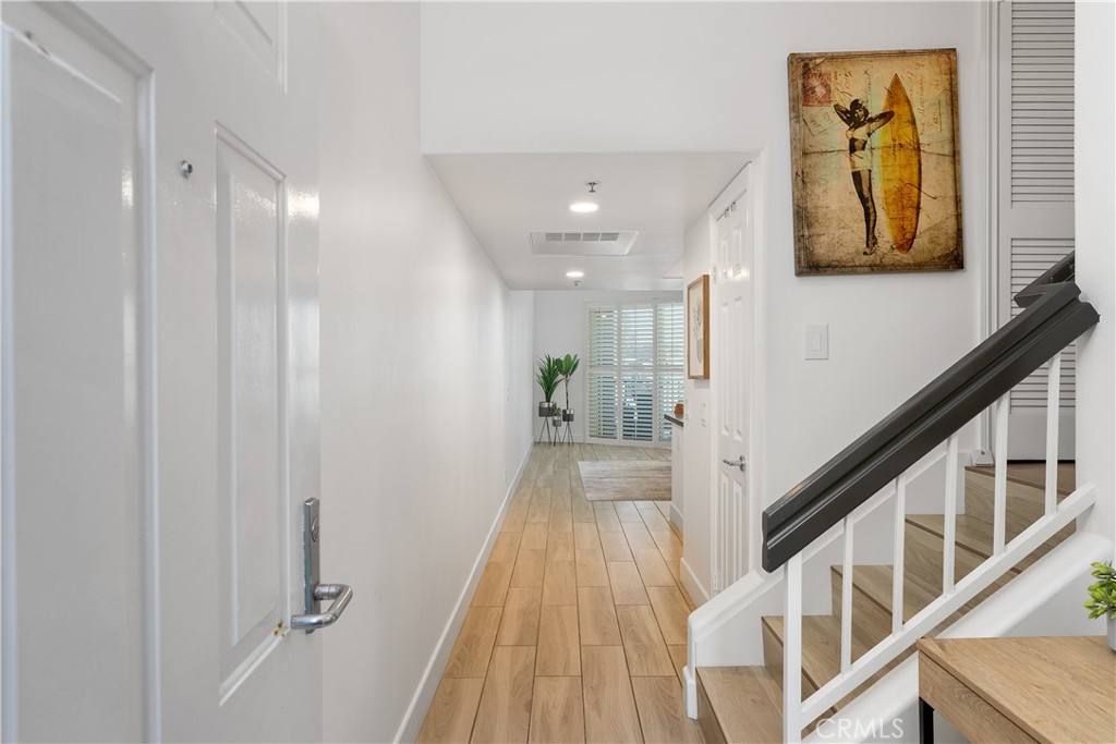 200 Pacific Coast Highway 106