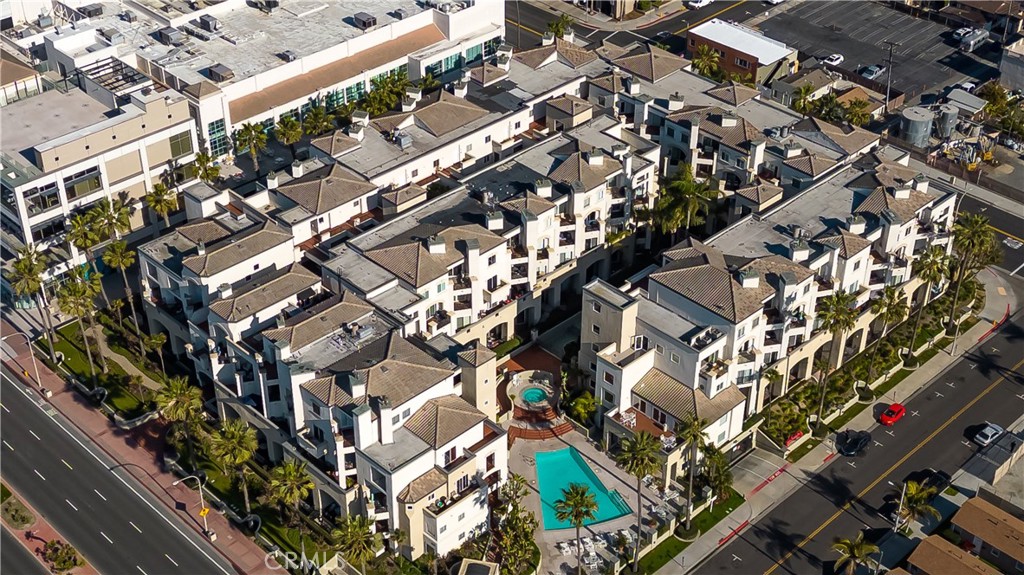 200 Pacific Coast Highway 106