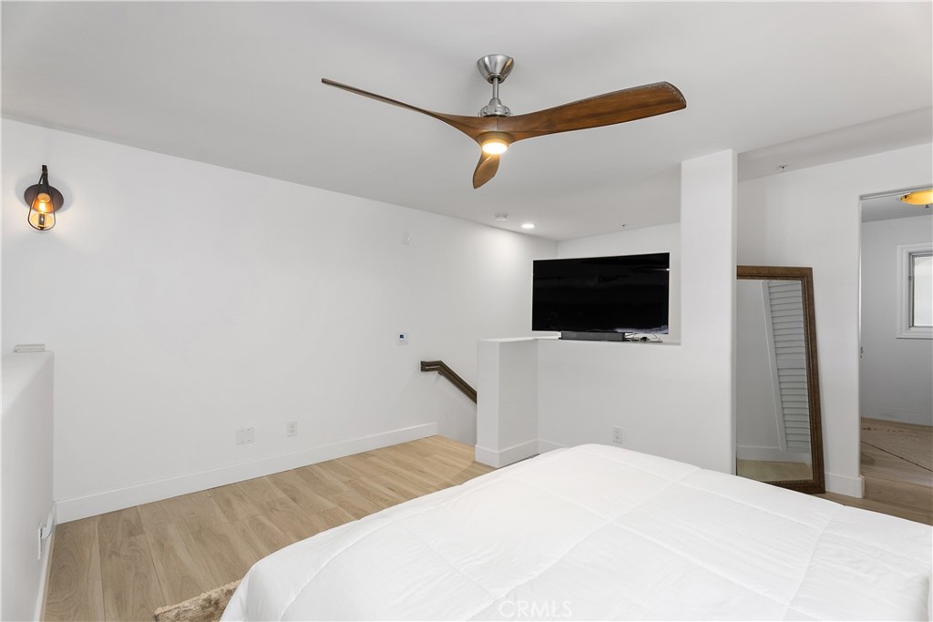 200 Pacific Coast Highway 106