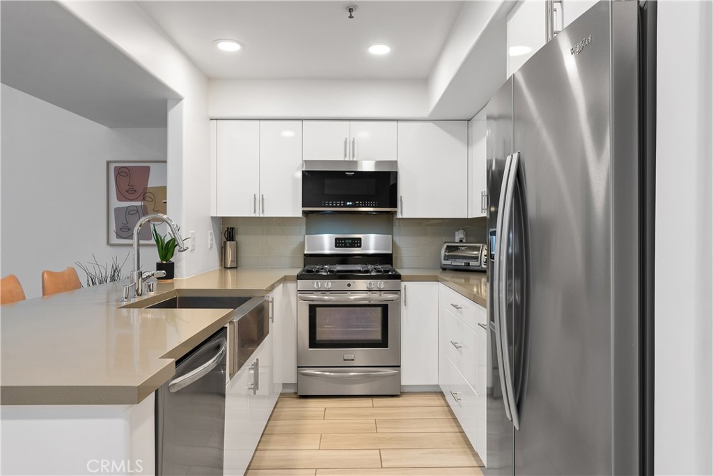 200 Pacific Coast Highway 106