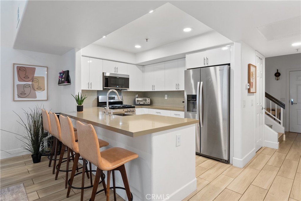 200 Pacific Coast Highway 106