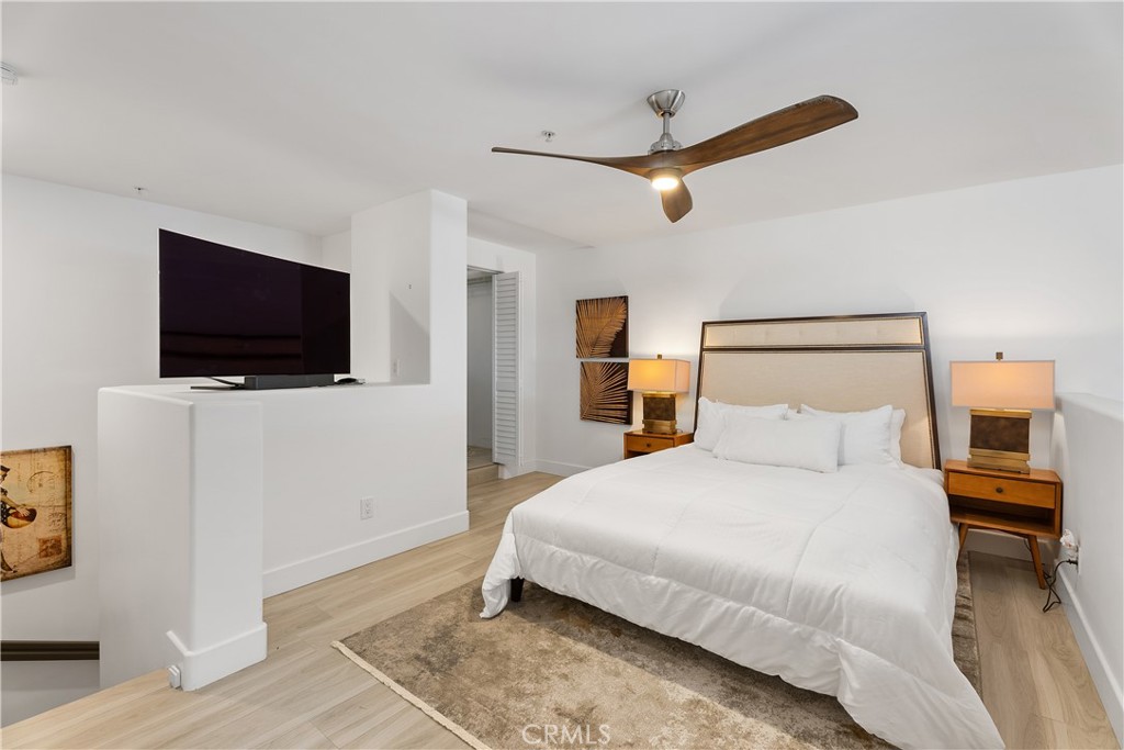 200 Pacific Coast Highway 106