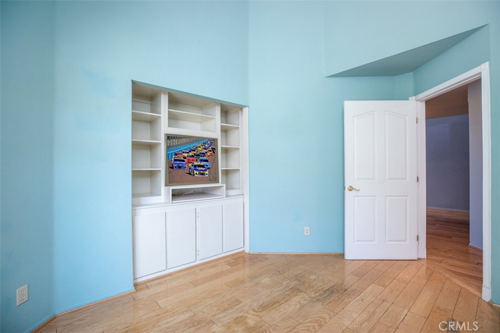 27389 Paseo Ravenna