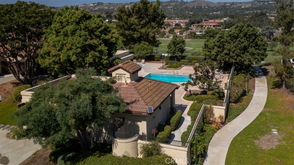 27389 Paseo Ravenna