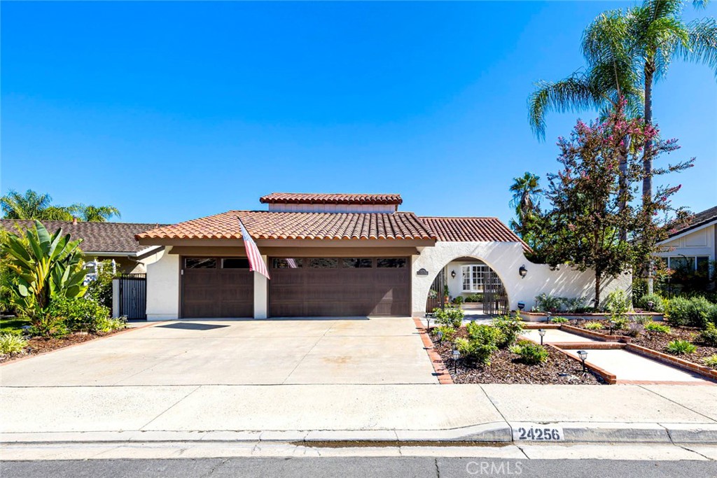 24256 Via Santa Clara