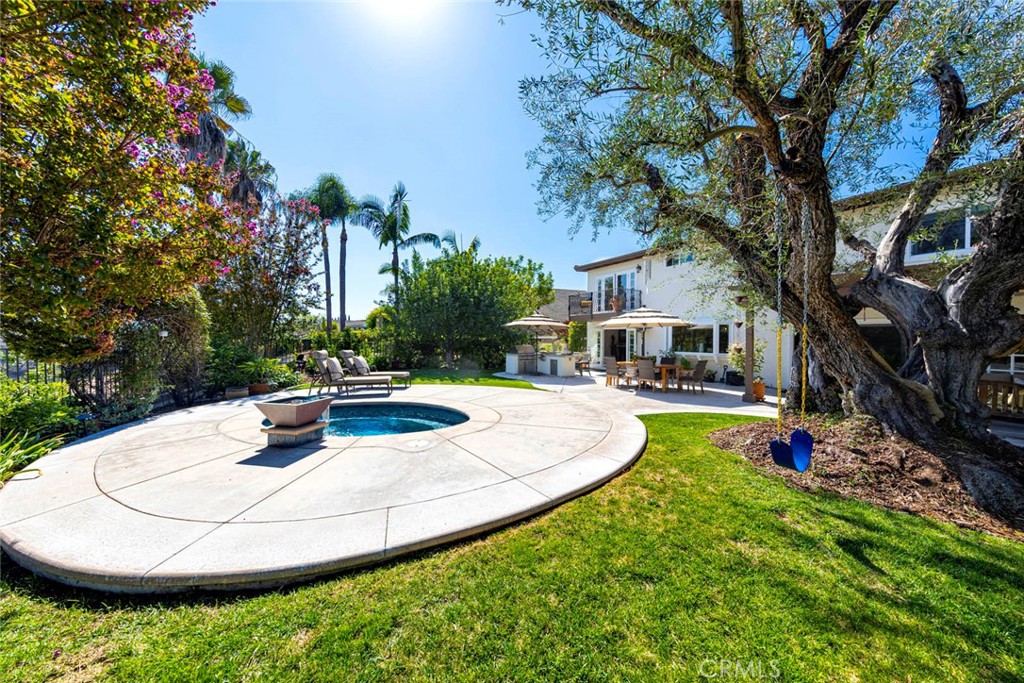 24256 Via Santa Clara